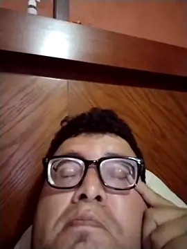 Santiagoqro85 online show from 10-10-25, 12:48