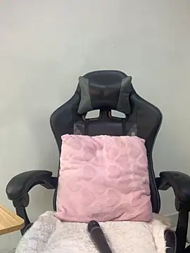 luna brown7 online show from 03-28-26, 07:52