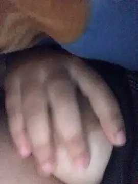 Snapshot of luzmelzinha chatting on 10-02-25, 04:41 luzmelzinha online show from 10-02-25, 04:41