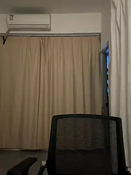 Snapshot of wly2028 chatting on 11-12-25, 12:27 wly2028 online show from 11-12-25, 12:27