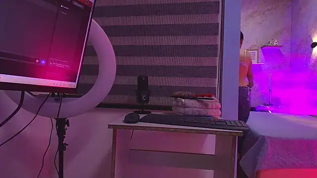 abbyrouss  online show from 10-10-25, 03:05