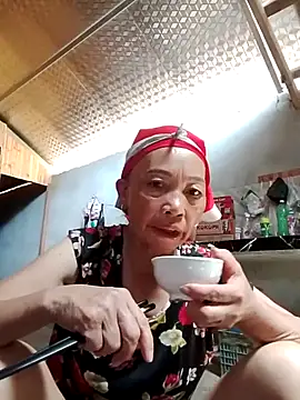 Snapshot of -Xuka-200 chatting on 09-15-25, 05:51 -Xuka-200 online show from 09-15-25, 05:51