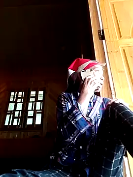 Snapshot of -Xuka-200 chatting on 10-19-25, 09:32 -Xuka-200 online show from 10-19-25, 09:32