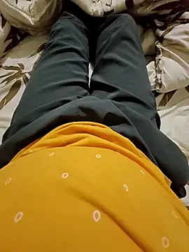 Snapshot of Famit025 chatting on 11-23-25, 01:44 Famit025 online show from 11-23-25, 01:44