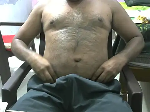 Snapshot of Famit025 chatting on 12-13-25, 09:20 Famit025 online show from 12-13-25, 09:20