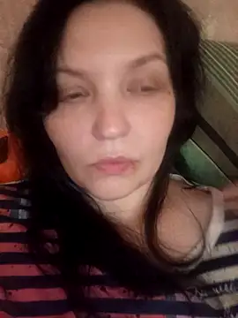 Snapshot of Breezy_88 chatting on 11-12-25, 10:30 Breezy 88 online show from 11-12-25, 10:30