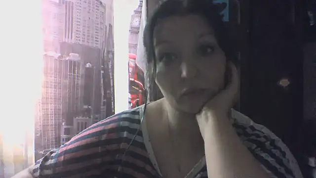 Snapshot of Breezy_88 chatting on 07-18-26, 01:15 Breezy 88 online show from 07-18-26, 01:15