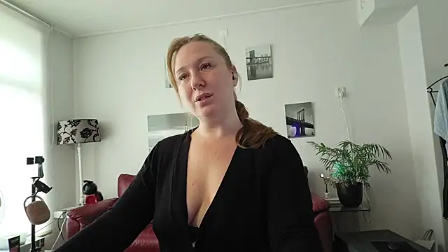 MazySunny online show from 06-17-26, 07:00