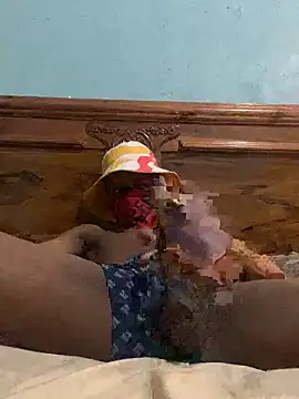 Snapshot of babyboyhluli chatting on 11-04-25, 08:13 babyboyhluli online show from 11-04-25, 08:13