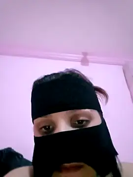 Snapshot of ayamohamedAbozeed chatting on 10-12-25, 02:05 ayamohamedAbozeed online show from 10-12-25, 02:05