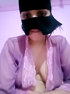 Snapshot of ayamohamedAbozeed chatting on 10-15-25, 02:28 ayamohamedAbozeed online show from 10-15-25, 02:28