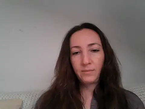 Snapshot of Valessya chatting on 05-13-26, 02:03 Valessya online show from 05-13-26, 02:03