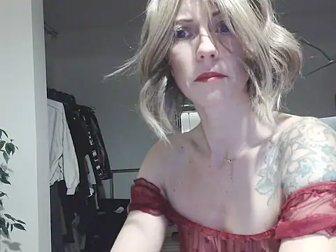 MadMadelin online show from 09-22-25, 01:07