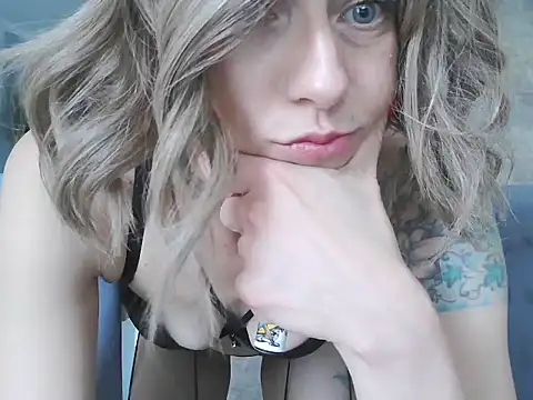 MadMadelin online show from 09-22-25, 01:35