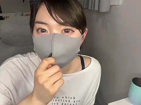 Snapshot of naginagisan chatting on 06-17-26, 01:12 naginagisan online show from 06-17-26, 01:12