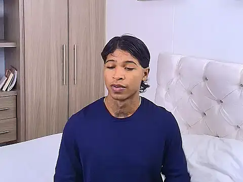 Snapshot of cassian_gold chatting on 05-12-26, 04:04 cassian gold online show from 05-12-26, 04:04