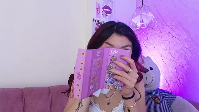 april bennett online show from 10-18-25, 01:01