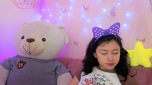 april bennett online show from 12-19-25, 12:34