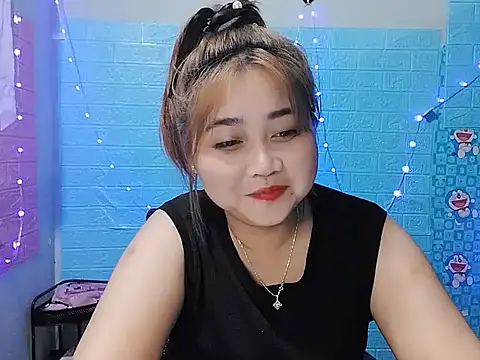 Nhan7868 online show from 10-07-25, 04:04