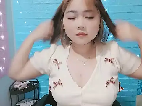 Nhan7868 online show from 10-14-25, 02:07