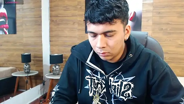 titanxero online show from 11-22-25, 01:32