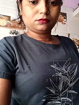 Hot-Pooja25 online show from 04-30-26, 02:40