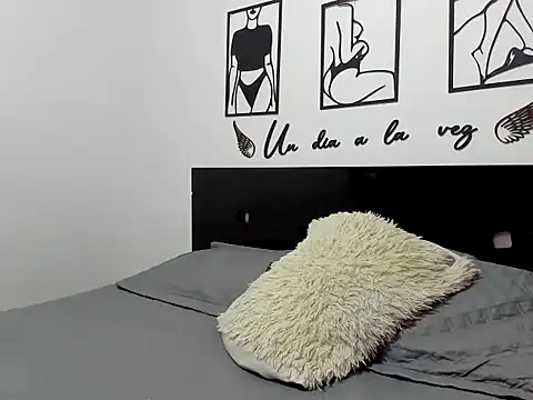 Snapshot of Allison_21_ chatting on 11-11-25, 05:40 Allison 21 online show from 11-11-25, 05:40