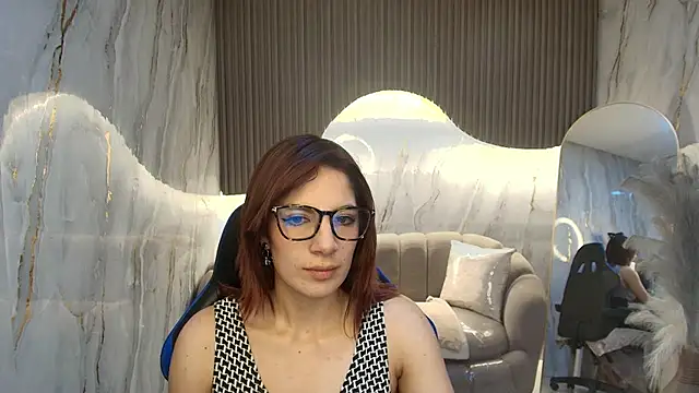 Snapshot of nadia_r_ chatting on 07-11-26, 07:38 nadia r online show from 07-11-26, 07:38