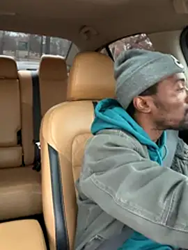 Snapshot of toy-boyluv chatting on 11-24-25, 09:47 toy-boyluv online show from 11-24-25, 09:47