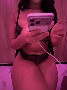 Snapshot of asile21 chatting on 10-21-25, 06:03 asile21 online show from 10-21-25, 06:03