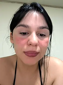 Snapshot of Daniela-rosee chatting on 04-11-26, 11:31 Daniela-rosee online show from 04-11-26, 11:31