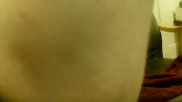 Snapshot of rzalza chatting on 10-27-25, 10:58 rzalza online show from 10-27-25, 10:58