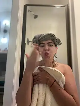Snapshot of Gringo_XXX_Latina chatting on 07-21-26, 11:18 Gringo XXX Latina online show from 07-21-26, 11:18