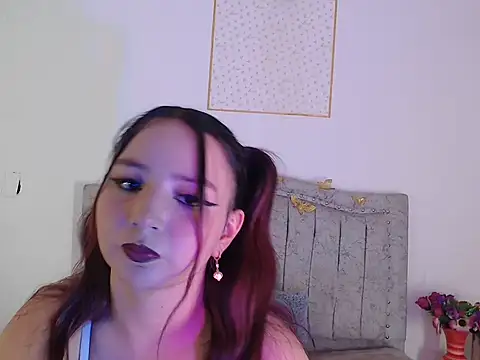 Snapshot of Mia2xsmith chatting on 05-25-26, 04:18 Mia2xsmith online show from 05-25-26, 04:18