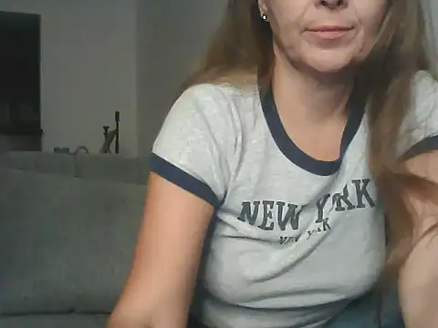 Avelinii online show from 05-24-26, 04:12