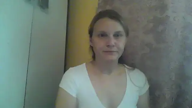 Snapshot of Elvanii chatting on 06-11-26, 03:21 Elvanii online show from 06-11-26, 03:21