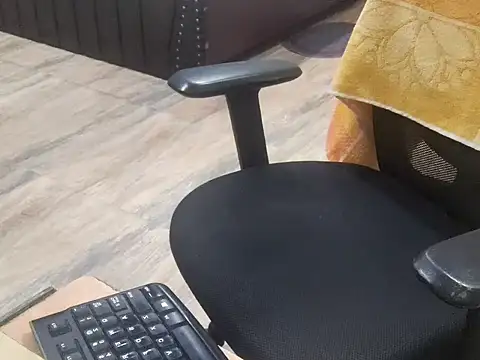 Snapshot of ZoroArcher chatting on 09-18-25, 06:32 ZoroArcher online show from 09-18-25, 06:32