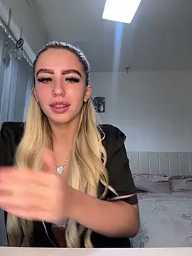 BlondeBetty online show from 03-09-26, 12:20