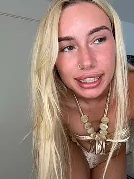 SexySaraxxoo online show from 06-03-26, 11:24