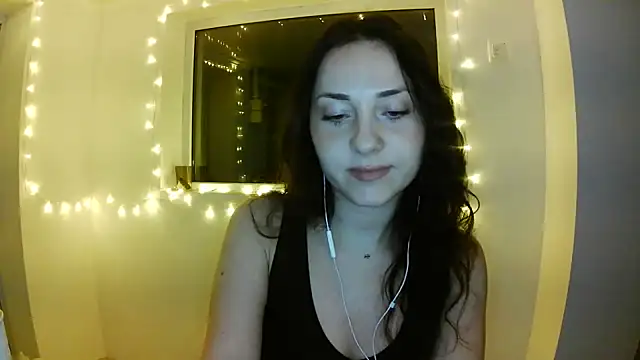 Snapshot of Ulvaya chatting on 07-17-26, 08:57 Ulvaya online show from 07-17-26, 08:57