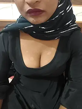 Snapshot of Itz_Mayra_ chatting on 10-15-25, 07:30 Itz Mayra online show from 10-15-25, 07:30