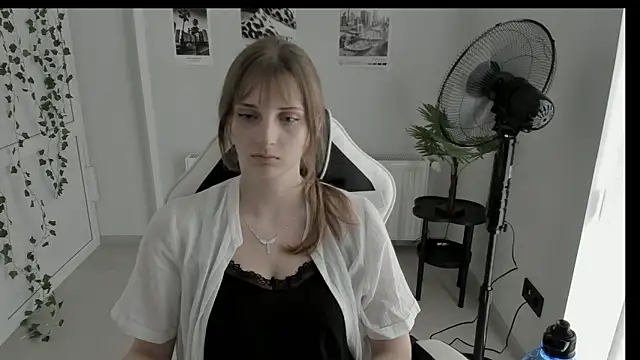 Snapshot of NeyliDream chatting on 06-10-26, 12:37 NeyliDream online show from 06-10-26, 12:37