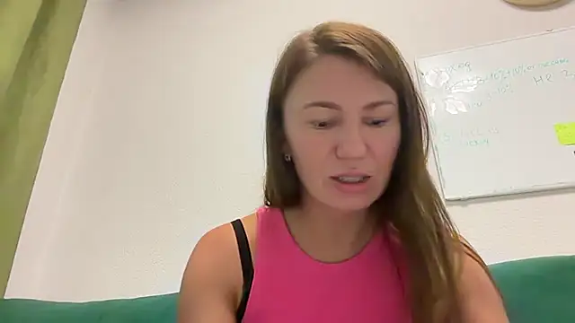Snapshot of Caliraa chatting on 07-10-26, 06:54 Caliraa online show from 07-10-26, 06:54
