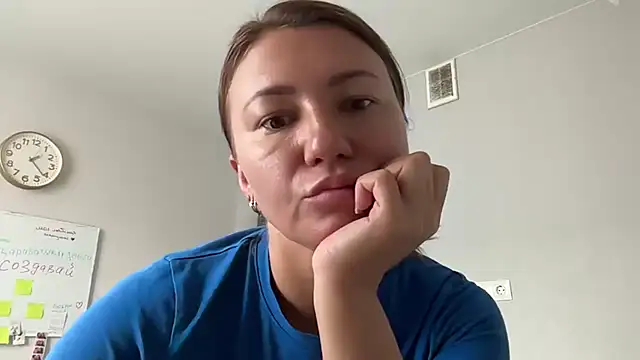 Snapshot of Caliraa chatting on 07-11-26, 10:29 Caliraa online show from 07-11-26, 10:29
