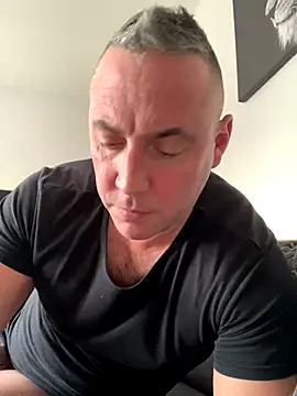 Marronglace1 online show from 12-16-25, 02:44