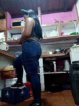 Snapshot of girlpee chatting on 11-03-25, 12:17 girlpee online show from 11-03-25, 12:17