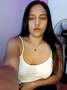 Snapshot of girlpee chatting on 11-18-25, 12:53 girlpee online show from 11-18-25, 12:53