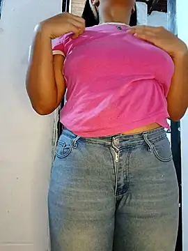 Snapshot of girlpee chatting on 11-24-25, 06:18 girlpee online show from 11-24-25, 06:18