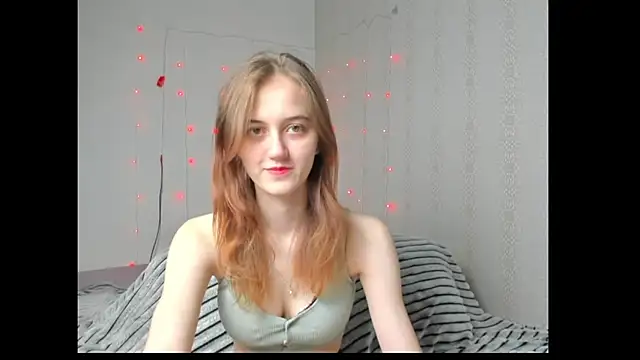 Snapshot of dreamy_pollyyy chatting on 04-13-26, 04:12 dreamy pollyyy online show from 04-13-26, 04:12