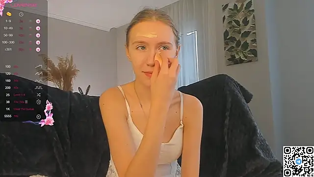 Succubelle online show from 11-17-25, 06:52